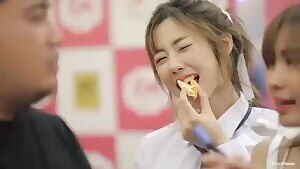 Hot damn! Is there anyone cuter and adorable than her??