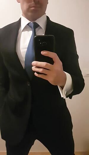 My date fome NOW, tell me what i should do to her