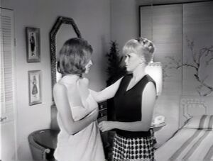 B-Movie Babes Babe Lesbian r/BmovieBabes