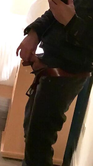 Watch daddy get hard.