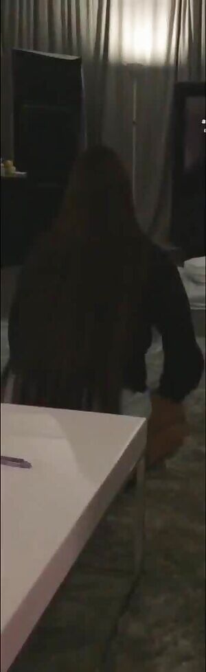 Ariana Grande deserves dick on all fours