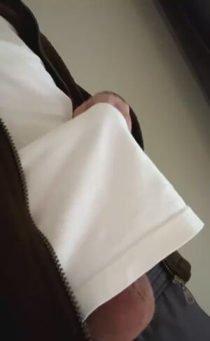 (M)N Guy popping out