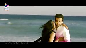 Sonal Chauhan's sexy ass tapped!