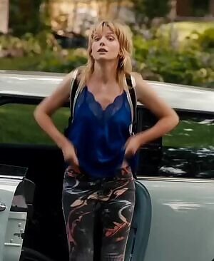 Gaite Jansen flashing her plot in 'Jett' s01e08