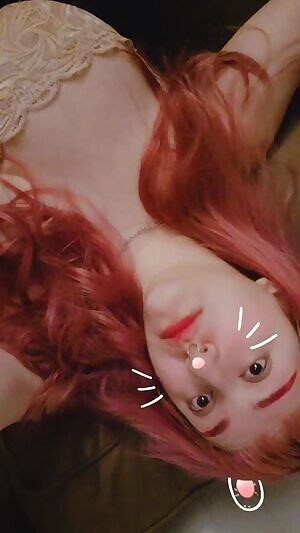 the girls here make some of the cutest spit ahegao, so I decided to give it a try💕