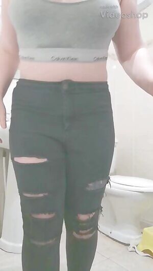 quick little strip tease 💋