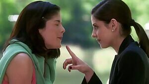 Sarah Michelle Gellar and Selma Blair shared one of the hottest kisses ever