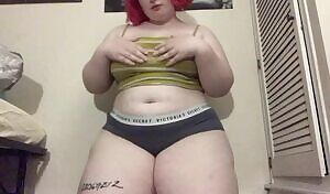 i feel like a music video ho