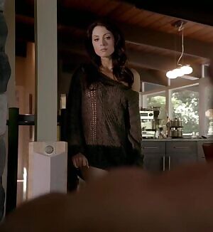 Leah Gibson in Rogue s01e03