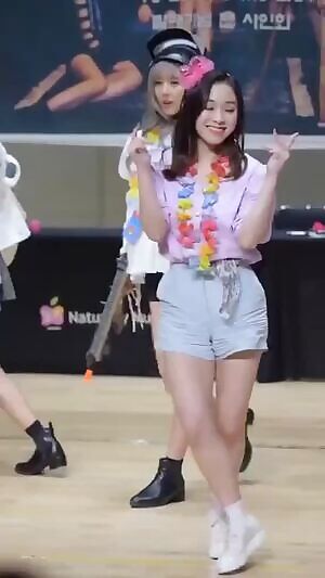 Dreamcatcher - Gahyeon & Yoohyeon