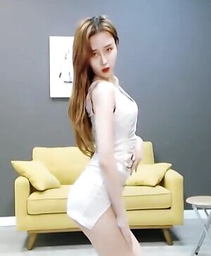 Chinese BJ - Flashing Her Thong