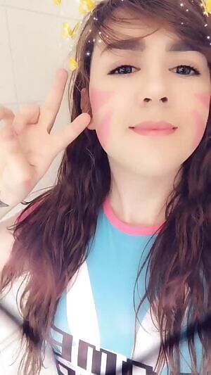 Trap D.va ! A little package tease