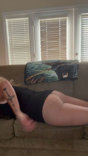 Mommy solo roleplay with pantyhose 🥵😏