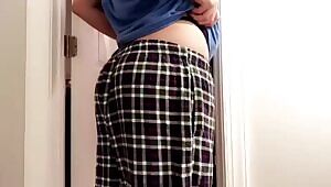 just a g string boy 🤷🏽‍♀️🍑 kik: justinookk