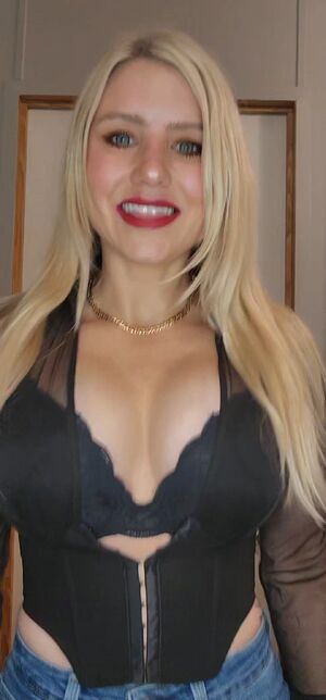 The weekend is almost here! Here are some milf boobs to celebrate! 40f