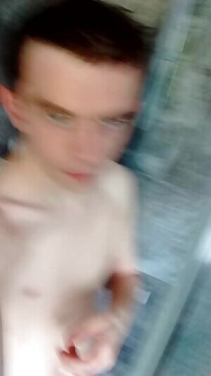 Shower show for you, ladies 😘 Get in my PMs if you like that and we'll have some fun!