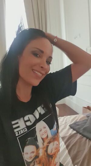 Je crois que ma copine se fait baiser par son plan cul ce matin
