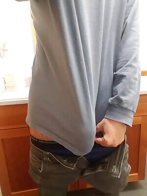 30 Daddy dom looking for a new sub to chat with. Handsome, fit, hung, well spoken, and available throughout the day - Looking for the same. No sellers, pic collectors, or men please. Real for same.