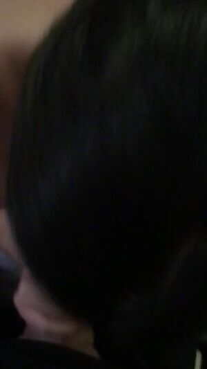 A little more of me sucking off the 26yo guy I met from Tinder. 🍆 💦 😘