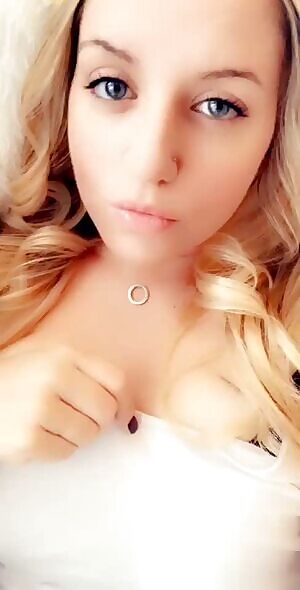 I haven't cum in 2 days... I'm kinda eeling like I need to be filled...❤️