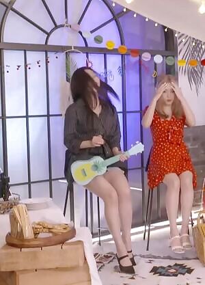 Red Velvet Joy - Gorgeous thighs