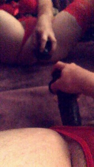 My social anxiety has kept me from letting a real BBC take me, but I still dream about it everyday... I’m addicted so bad 😩