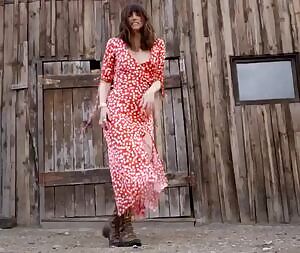 Ana de armas is a perfect woman