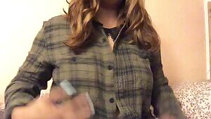 Who wants to play with my big titties??💕