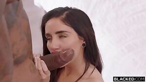 Am i the only one who finds this so hot