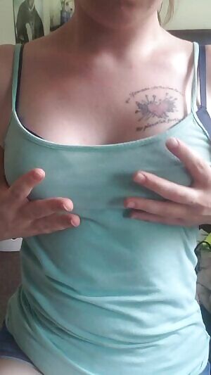 eeling horny anyone else want a feel?