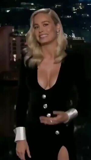 Brie knows how to keep eveyone’s attention.