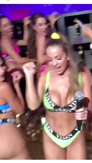 Lelas giant fake ass at the Vixen photoshoot party