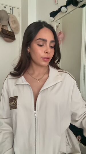 College girl reveals her sexy body