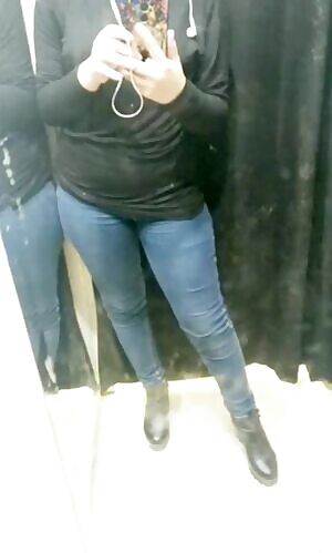 Bad quality and mirror, but this my first outdoor flash/ reveal of all time, it's short and really awkward