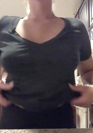 Boobies for breakfast 🥞