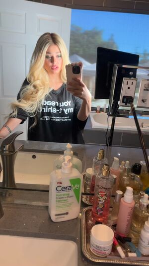 Perfect Nails Bathroom Selfie T-Shirt Tease