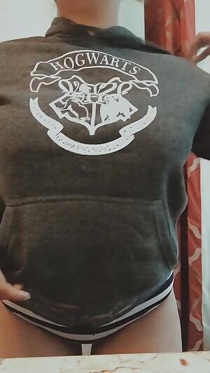 Q1: What’s your Hogwarts House? // Q2: Is No Nut November still a thing? 🐍💦