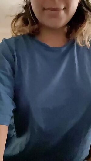 A sneaky flash while my mate is around the corner? 🙊