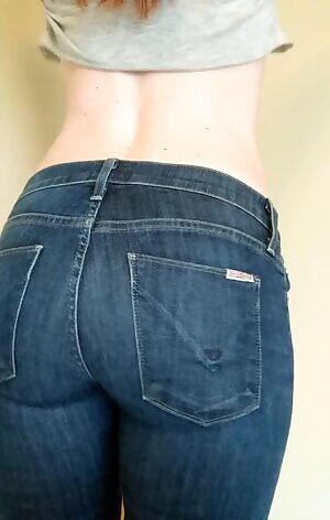 I may only be a size 2 but there's still a lot that jiggles 🍑