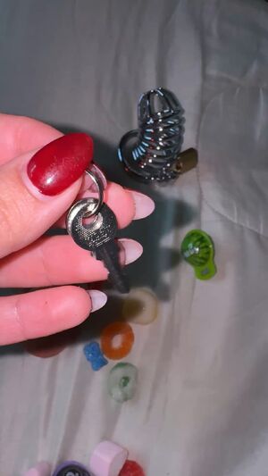 FuFu Clips Amateur Chastity Foot Worship