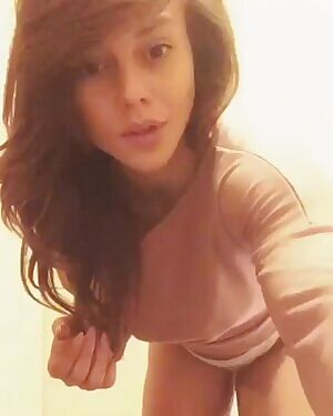 Brittany Renner shaking her ass