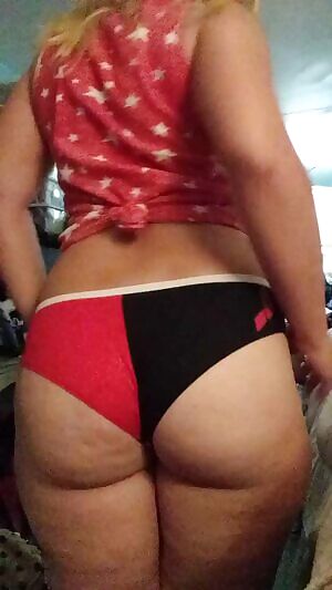 red and black cotton Harley Quinn panties worn 72 hrs♦clearance sale ends today🖤pm u/thetempest2007 or kik tempest2007 for info and panty drawer link