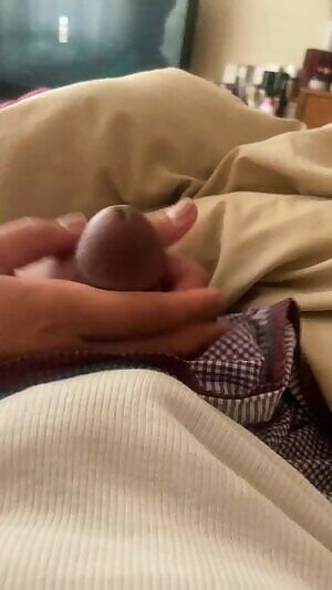 The wife’s pussy pic led to a handjob ✊🏽 #MakeOtHarderBaby