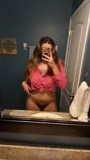 Horny quarantine hours 😋