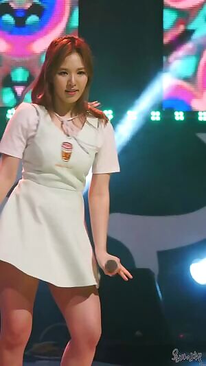 Red Velvet - Wendy Thiccness