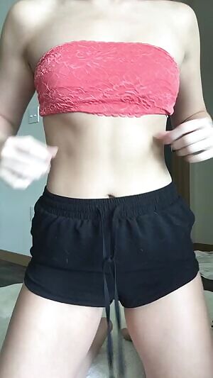 Almost abs and barely boobs...but I love the way I look 😸