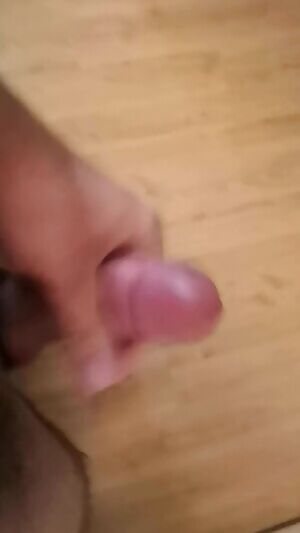 Wishing for someone who wouldn't let all this cum go to waste 👅