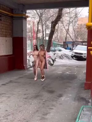 Cold & Snow Amateur Exhibitionism Exhibitionist