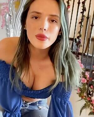 Bella Thorn Downblouse