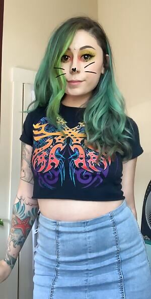 Gyfcat keeps goofing the audio, but I’m still cute 😤❤️